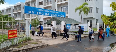 Hành trình truy bắt các đối tượng trốn khỏi khu cách ly - Ảnh 1.