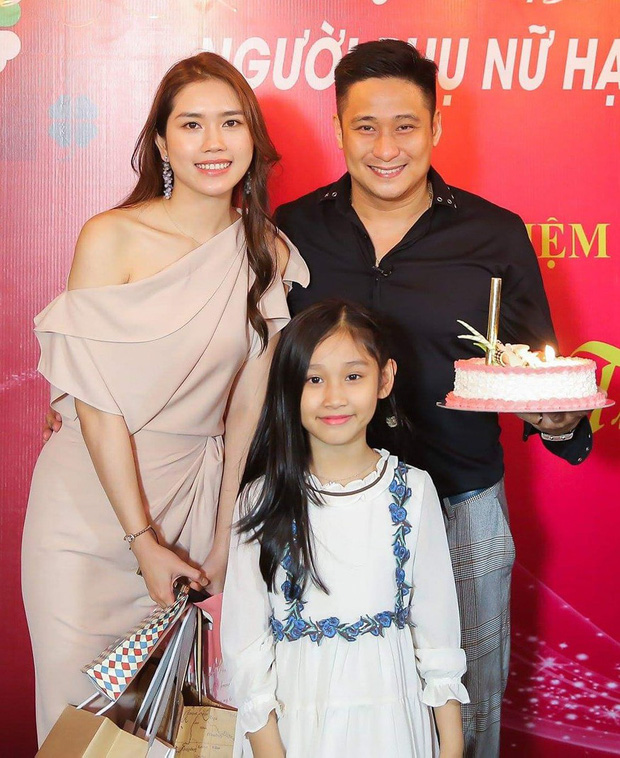 Con gái nam diễn viên Quỳnh Búp Bê mới 10 tuổi đã gây sốt với nhan sắc mỹ nhân, tiết lộ về trường học khiến ai nấy bất ngờ - Ảnh 1.
