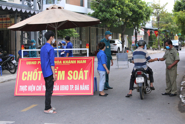 Từ 8 giờ sáng 5/9, người Đà Nẵng ra khỏi nhà phải có giấy đi đường QRCode - Ảnh 2.