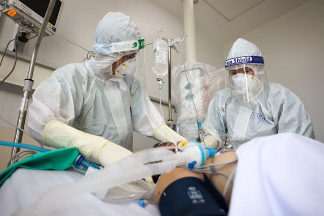 Việt Nam sẵn sàng hợp tác thử nghiệm lâm sàng giai đoạn 3, nhận chuyển giao công nghệ thuốc điều trị COVID-19 của Pháp - Ảnh 2.