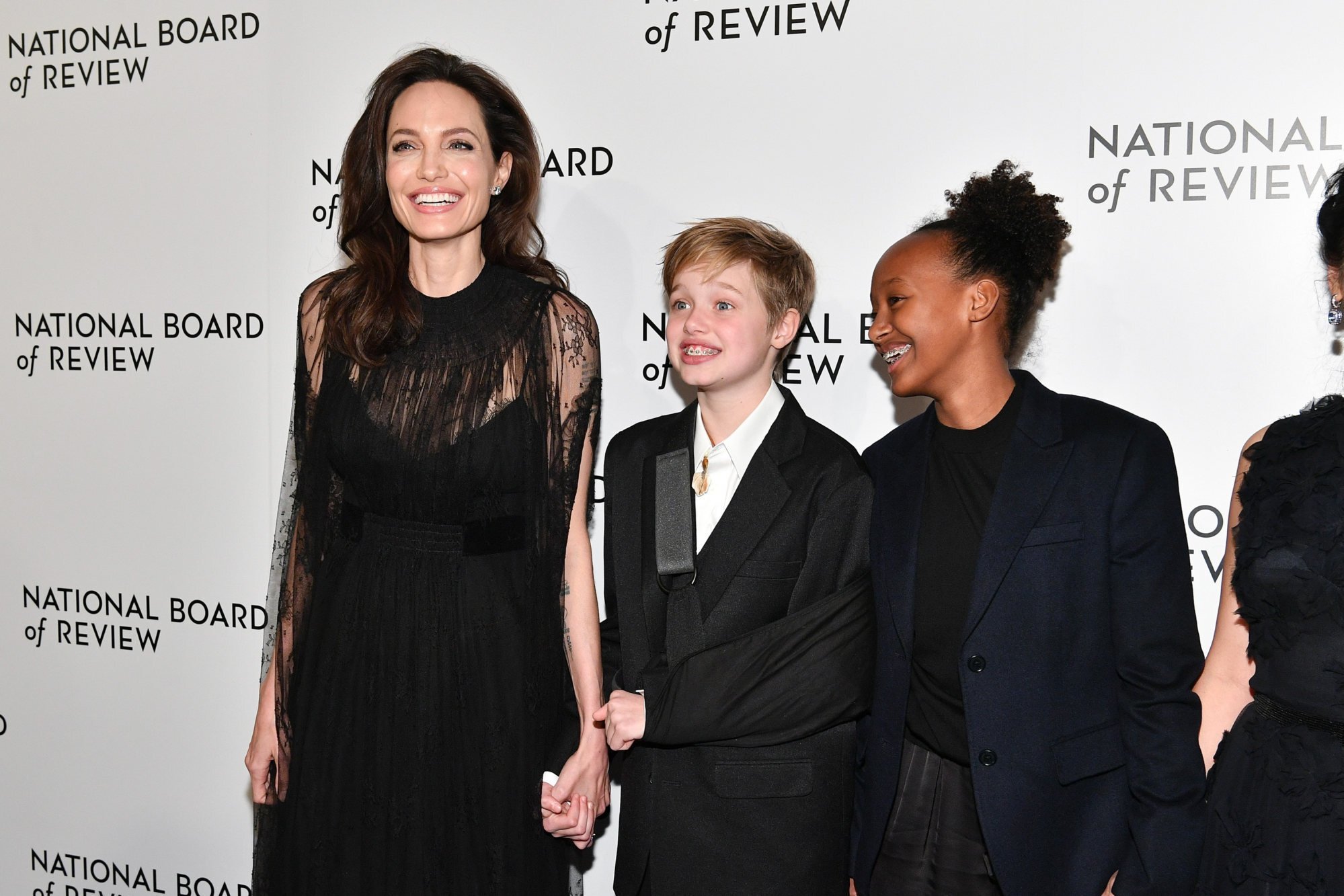Ai đã khiến con gái Angelina Jolie 'lột xác' từ tomboy thành nữ thần thảm đỏ? - Ảnh 3.