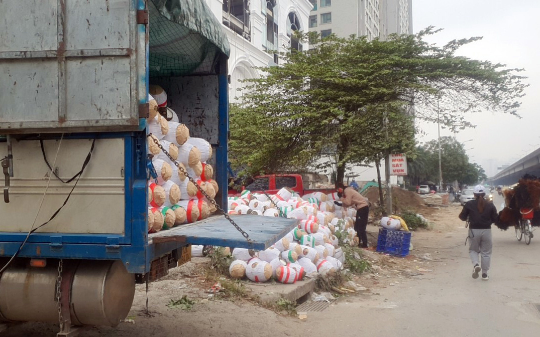 Tiểu thương mất ăn mất ngủ lo chạy hàng nông sản