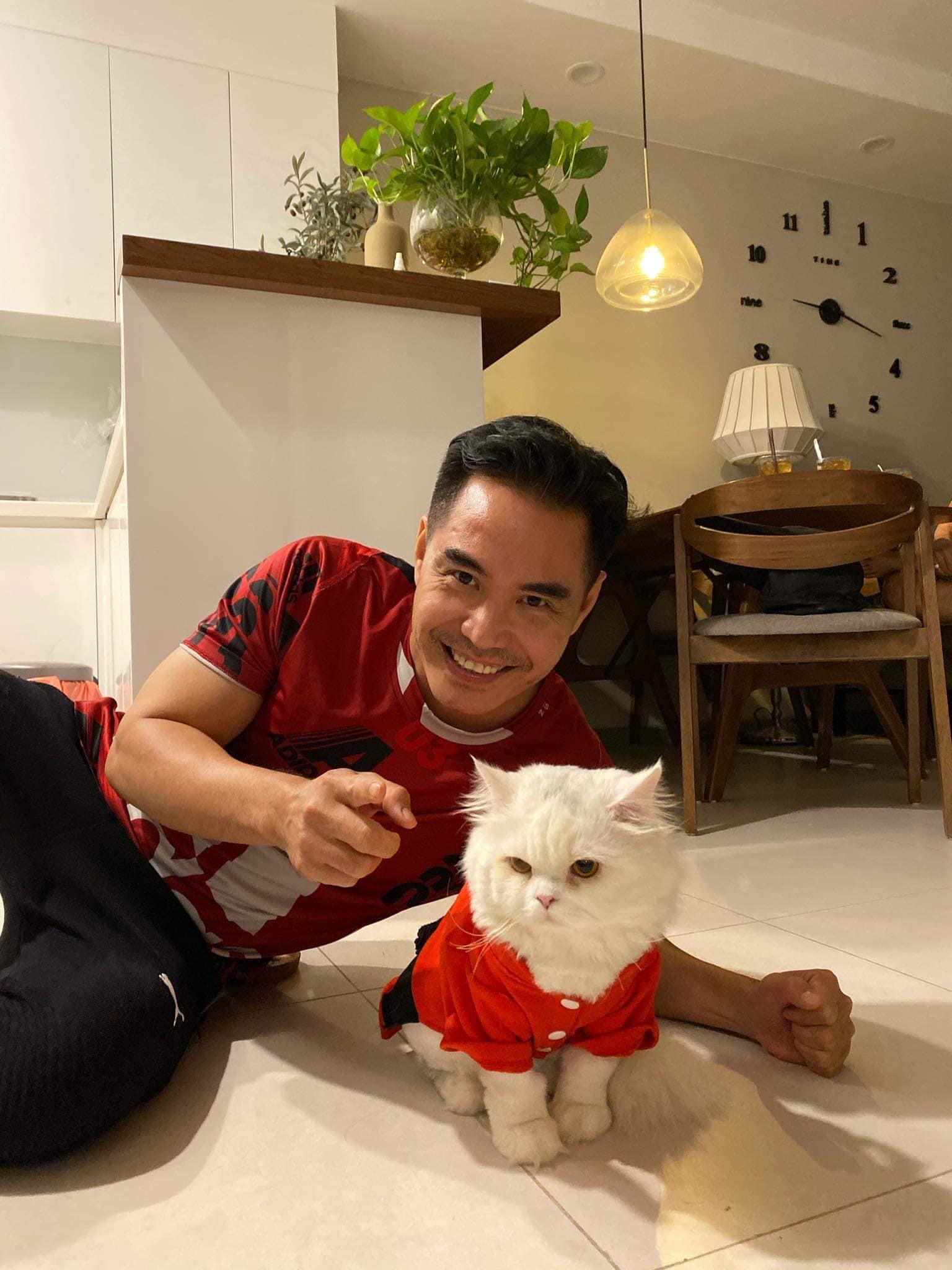 Diễn viên Trung Dũng U50: Sống một mình bình yên bên chú mèo nhỏ - Ảnh 12.