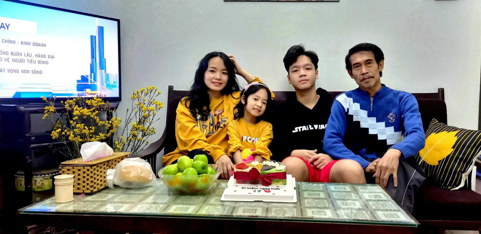 'Diễn viên khắc khổ nhất màn ảnh Việt' hạnh phúc bên vợ kém 25 tuổi - Ảnh 10.