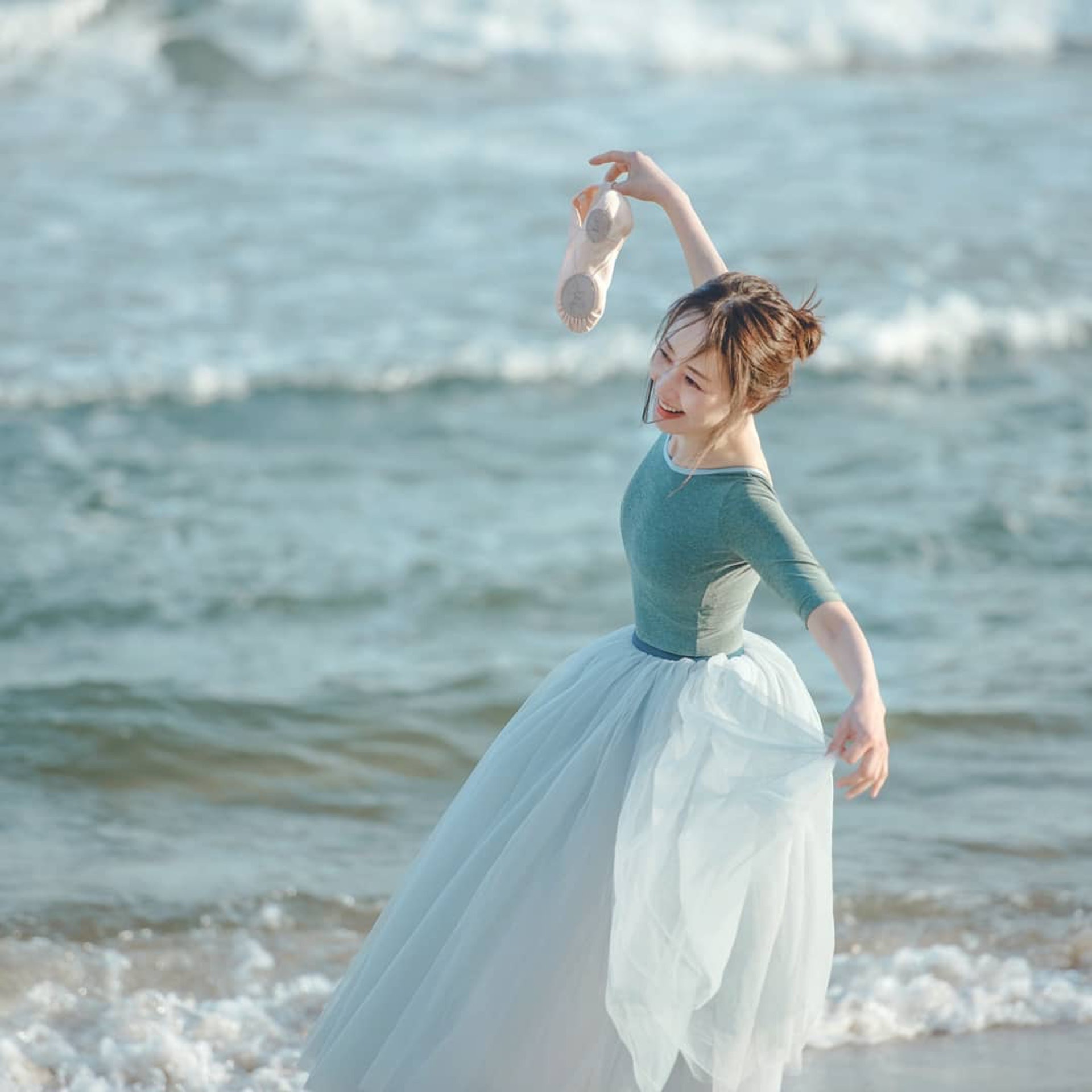 Mỹ nh&acirc;n từ bỏ nghiệp diễn để cưới người cưỡng hiếp m&igrave;nh: 32 năm sống như n&ocirc; lệ, U60 lột x&aacute;c visual t&aacute;i xuất m&agrave;n ảnh - Ảnh 6.