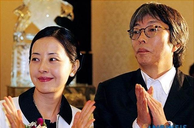 Mỹ nh&acirc;n từ bỏ nghiệp diễn để cưới người cưỡng hiếp m&igrave;nh: 32 năm sống như n&ocirc; lệ, U60 lột x&aacute;c visual t&aacute;i xuất m&agrave;n ảnh - Ảnh 2.