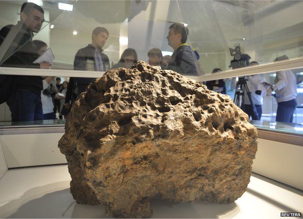 Những mảnh thiên thạch thường xuyên được trưng bày tại bảo tàng và các cuộc triển lãm tại Chelyabinsk. Nguồn: BBC