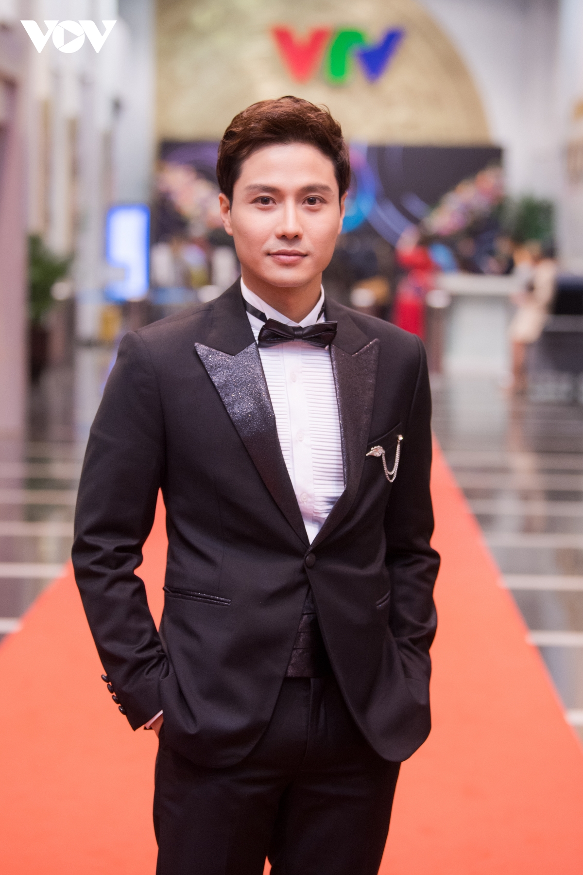 Khả Ngân sát cánh cùng Thanh Sơn tại VTV Awards 2021 - Ảnh 10.