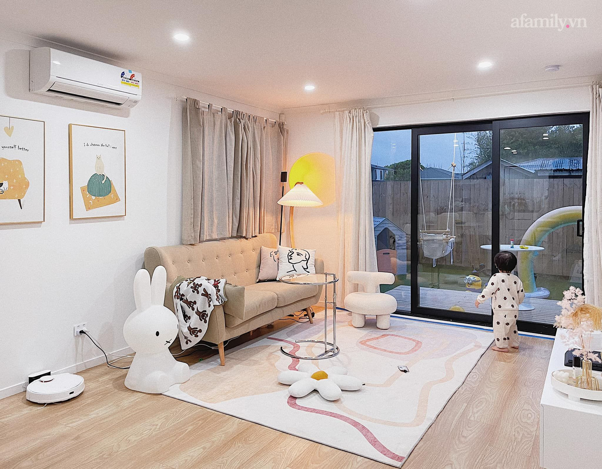 Ngôi nhà 130m² tone trắng tối giản tại New Zealand của mẹ Việt gây bất ngờ vì sự tối giản còn ấm cúng vô cùng  - Ảnh 3.
