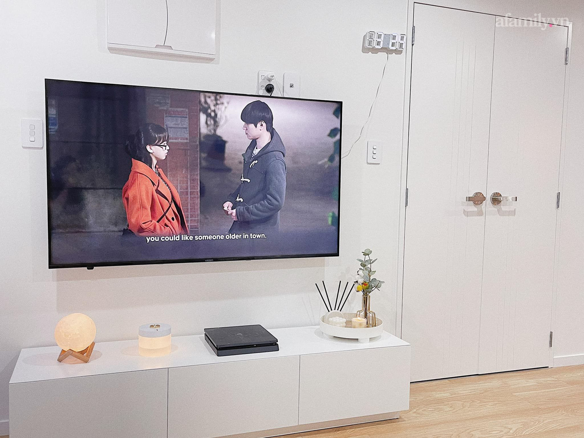 Ngôi nhà 130m² tone trắng tối giản tại New Zealand của mẹ Việt gây bất ngờ vì sự tối giản còn ấm cúng vô cùng - Ảnh 4. Ngôi nhà 130m² tone trắng tối giản tại New Zealand của mẹ Việt gây bất ngờ vì sự tối giản còn ấm cúng vô cùng - Ảnh 4.