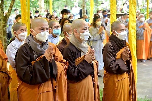 Những hình ảnh xúc động tại lễ Nhập kim quan Thiền sư Thích Nhất Hạnh - Ảnh 10.