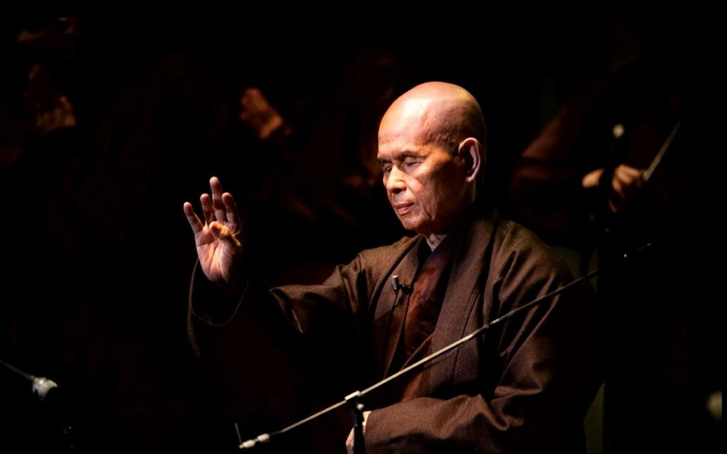 Hình ảnh đầu tiên về tang lễ trong tĩnh lặng của Thiền sư Thích Nhất Hạnh