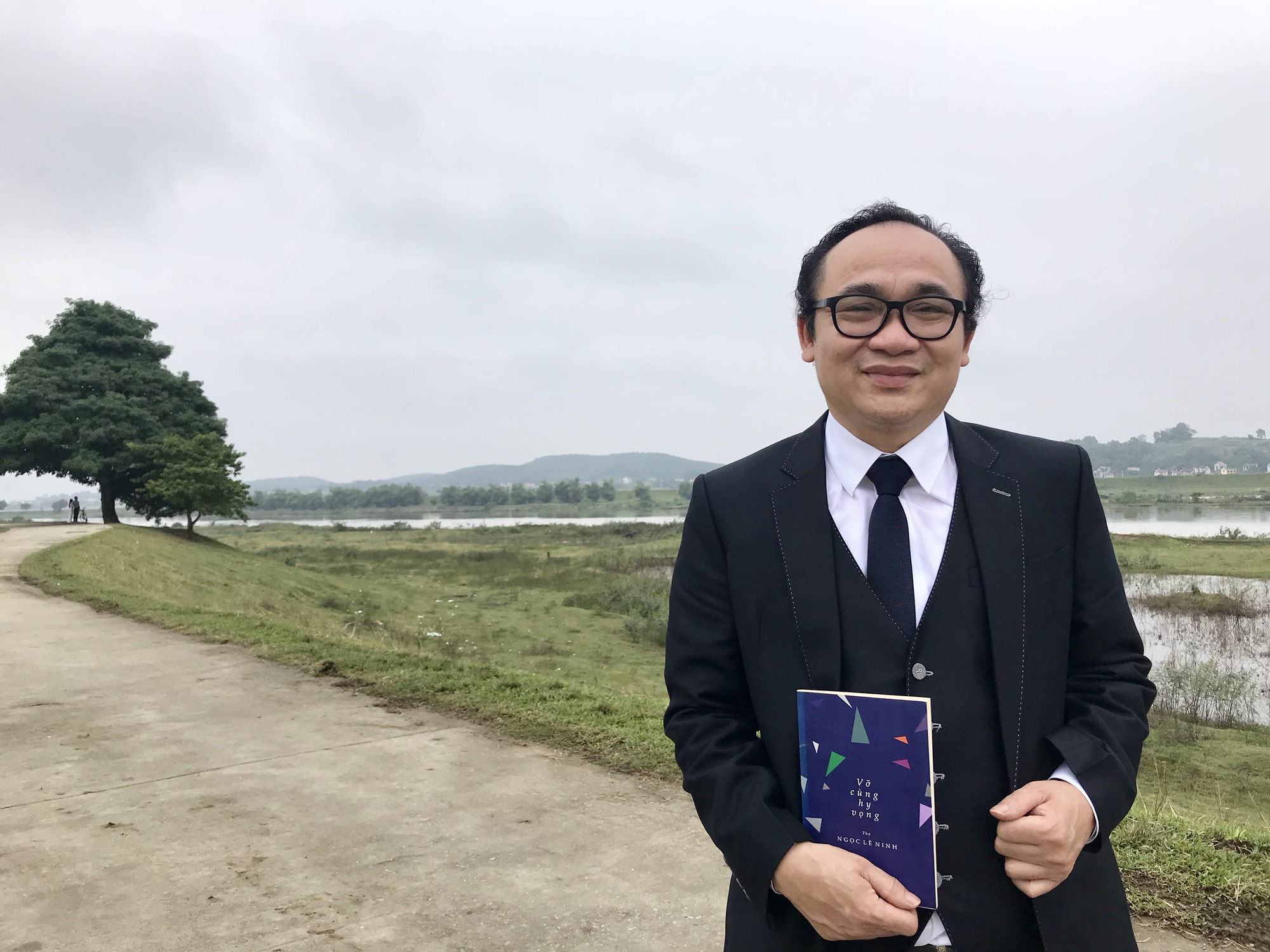 Ngọc L&ecirc; Ninh nồng n&agrave;n những vần thơ m&ugrave;a xu&acirc;n, t&igrave;nh y&ecirc;u - Ảnh 2.