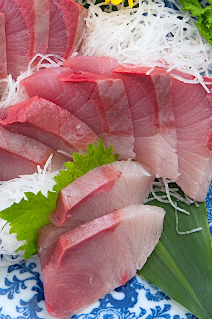 Những loại cá thường được dùng làm sashimi - Ảnh 6.