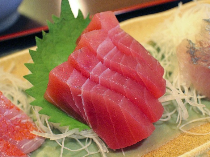 Những loại cá thường được dùng làm sashimi - Ảnh 3.