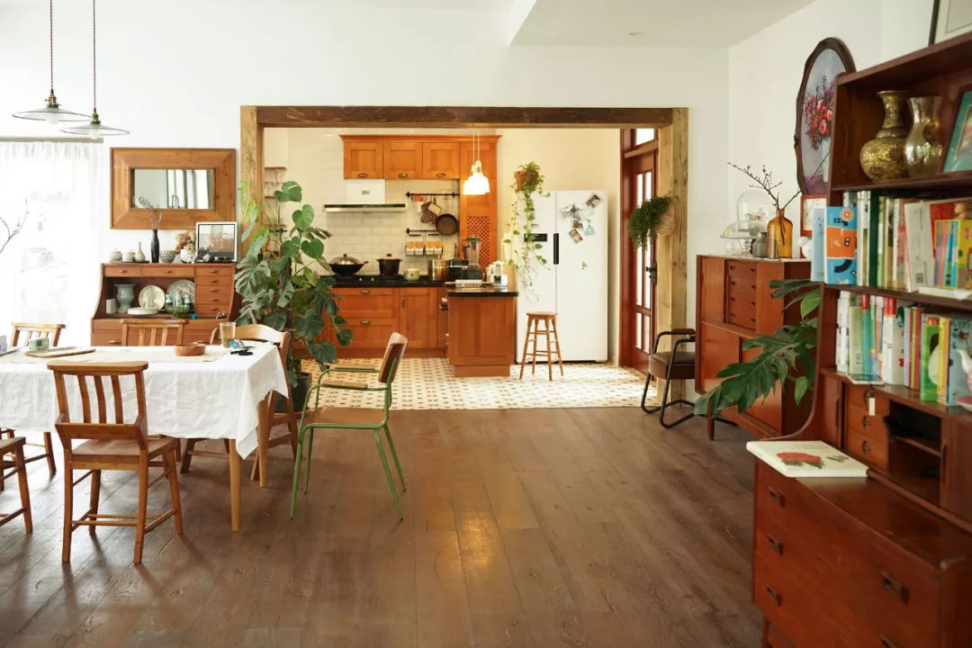 Ngôi nhà đổ nát rộng 185m2 biến thành tổ ấm dịu dàng đầy nắng và cây xanh của gia đình trẻ - Ảnh 14. Ngôi nhà đổ nát rộng 185m2 biến thành tổ ấm dịu dàng đầy nắng và cây xanh của gia đình trẻ - Ảnh 14.
