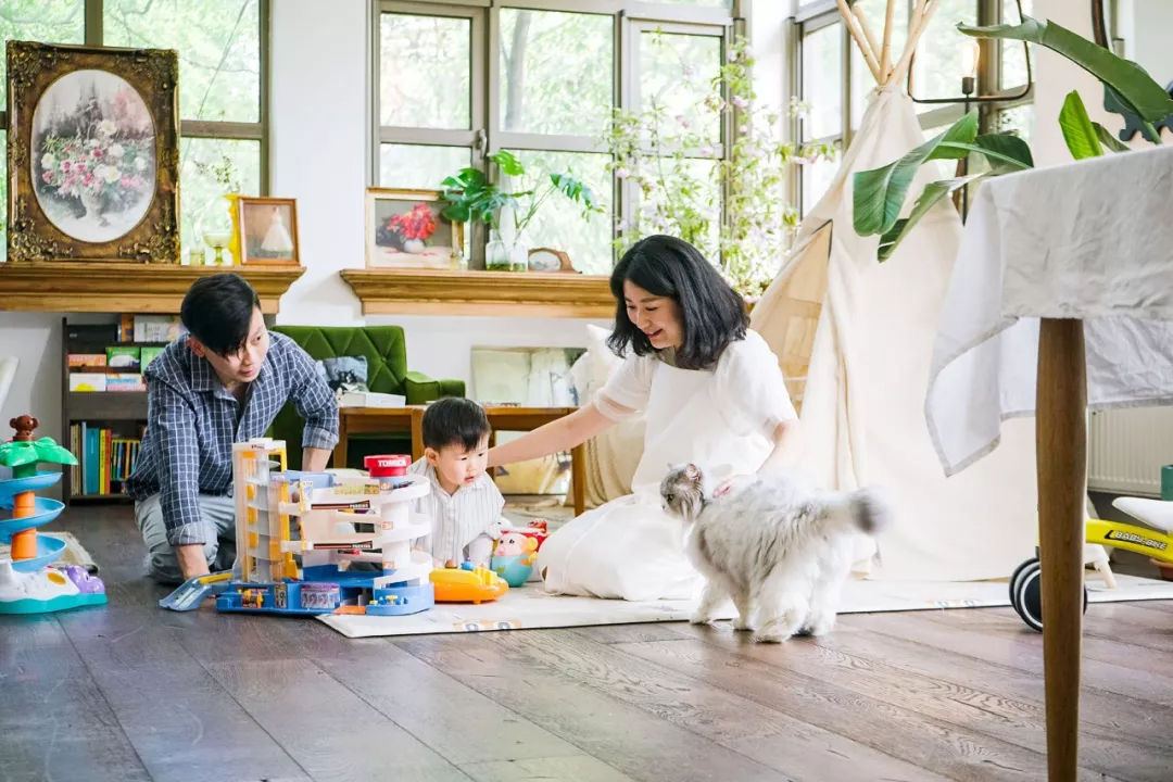 Ngôi nhà đổ nát rộng 185m2 biến thành tổ ấm dịu dàng đầy nắng và cây xanh của gia đình trẻ - Ảnh 5. Ngôi nhà đổ nát rộng 185m2 biến thành tổ ấm dịu dàng đầy nắng và cây xanh của gia đình trẻ - Ảnh 5.