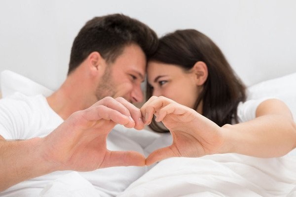 7 lợi ích tuyệt vời đối với sức khỏe khi thăng hoa trong cuộc yêu - Ảnh 2.