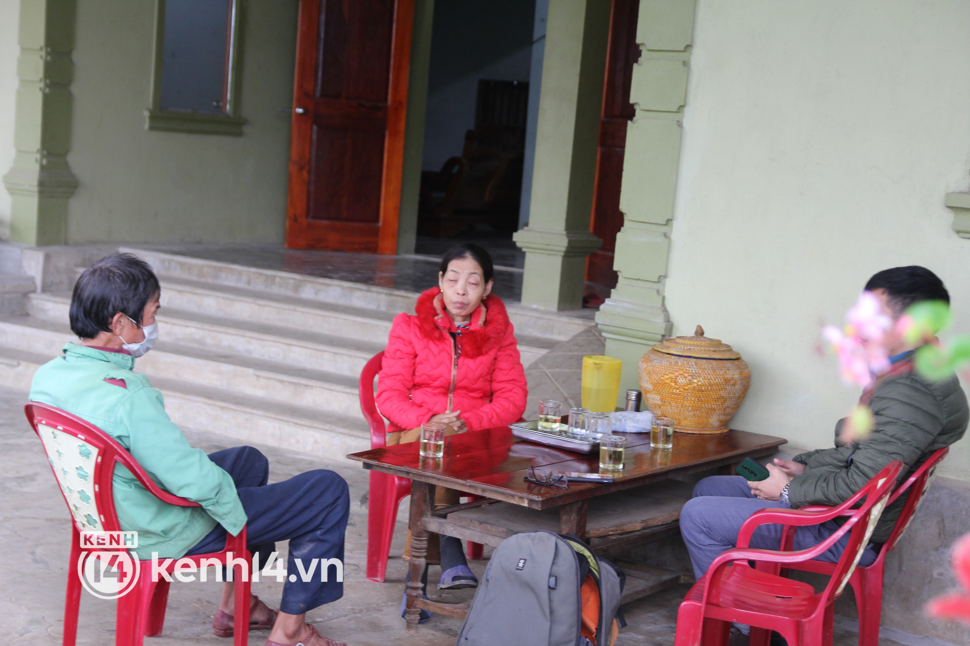 Gặp lại dì ghẻ trong câu chuyện bánh đúc có xương từng khiến nhiều người rơi nước mắt: Một tay mẹ chăm lo miếng ăn cho chị em chúng tôi - Ảnh 1. Gặp lại dì ghẻ trong câu chuyện bánh đúc có xương từng khiến nhiều người rơi nước mắt: Một tay mẹ chăm lo miếng ăn cho chị em chúng tôi - Ảnh 1.