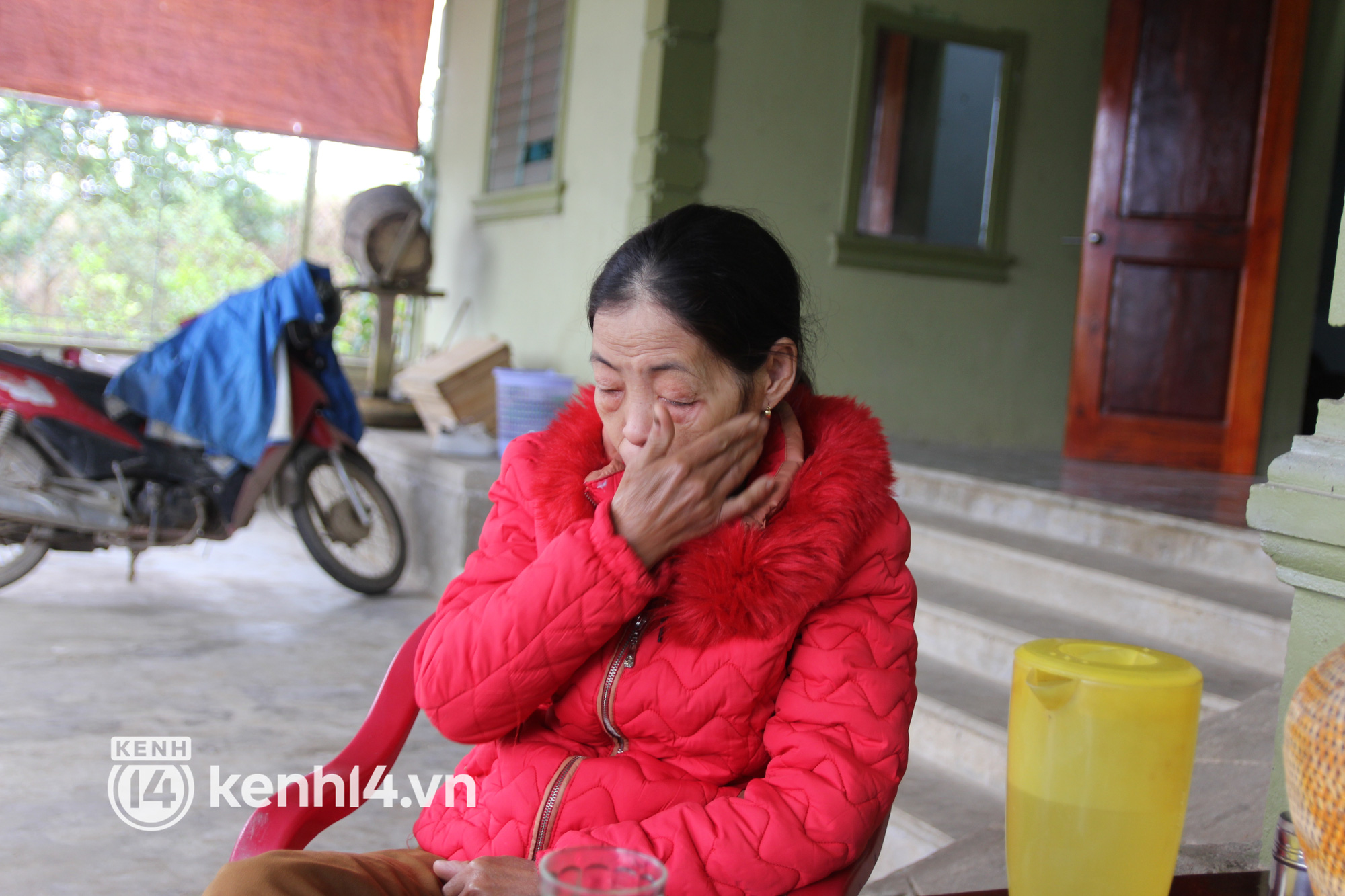 Gặp lại dì ghẻ trong câu chuyện bánh đúc có xương từng khiến nhiều người rơi nước mắt: Một tay mẹ chăm lo miếng ăn cho chị em chúng tôi - Ảnh 2. Gặp lại dì ghẻ trong câu chuyện bánh đúc có xương từng khiến nhiều người rơi nước mắt: Một tay mẹ chăm lo miếng ăn cho chị em chúng tôi - Ảnh 2.