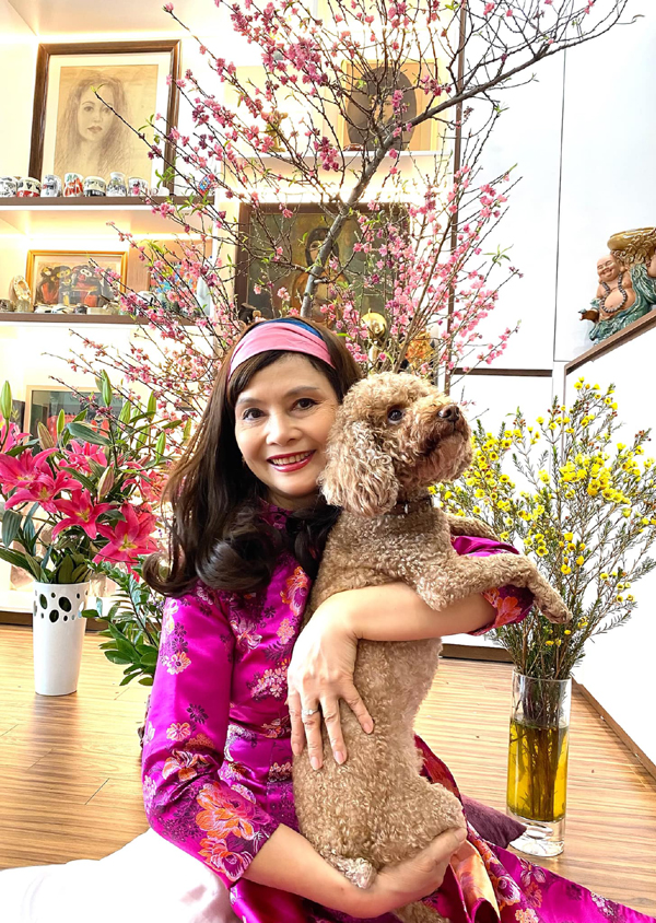 Tuổi xế chiều của NSND Minh Châu, bà Thường &quot;Bí thư tỉnh ủy&quot;: Trẻ đẹp và bình yên bên chú chó nhỏ - Ảnh 6.