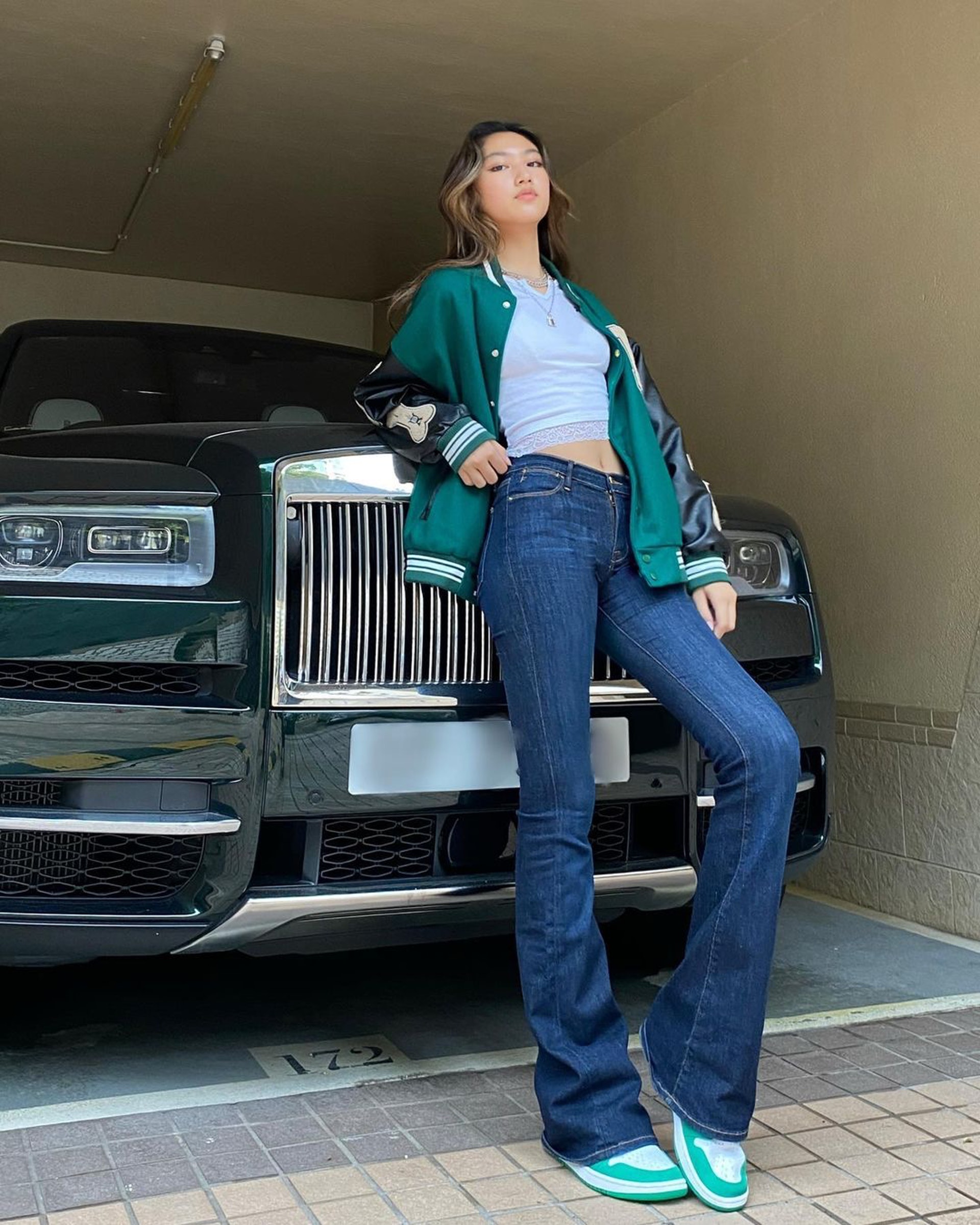 Con g&aacute;i 18 tuổi của &ocirc;ng tr&ugrave;m showbiz Hong Kong: Cao 1m80, ng&agrave;y c&agrave;ng quyến rũ - Ảnh 9.