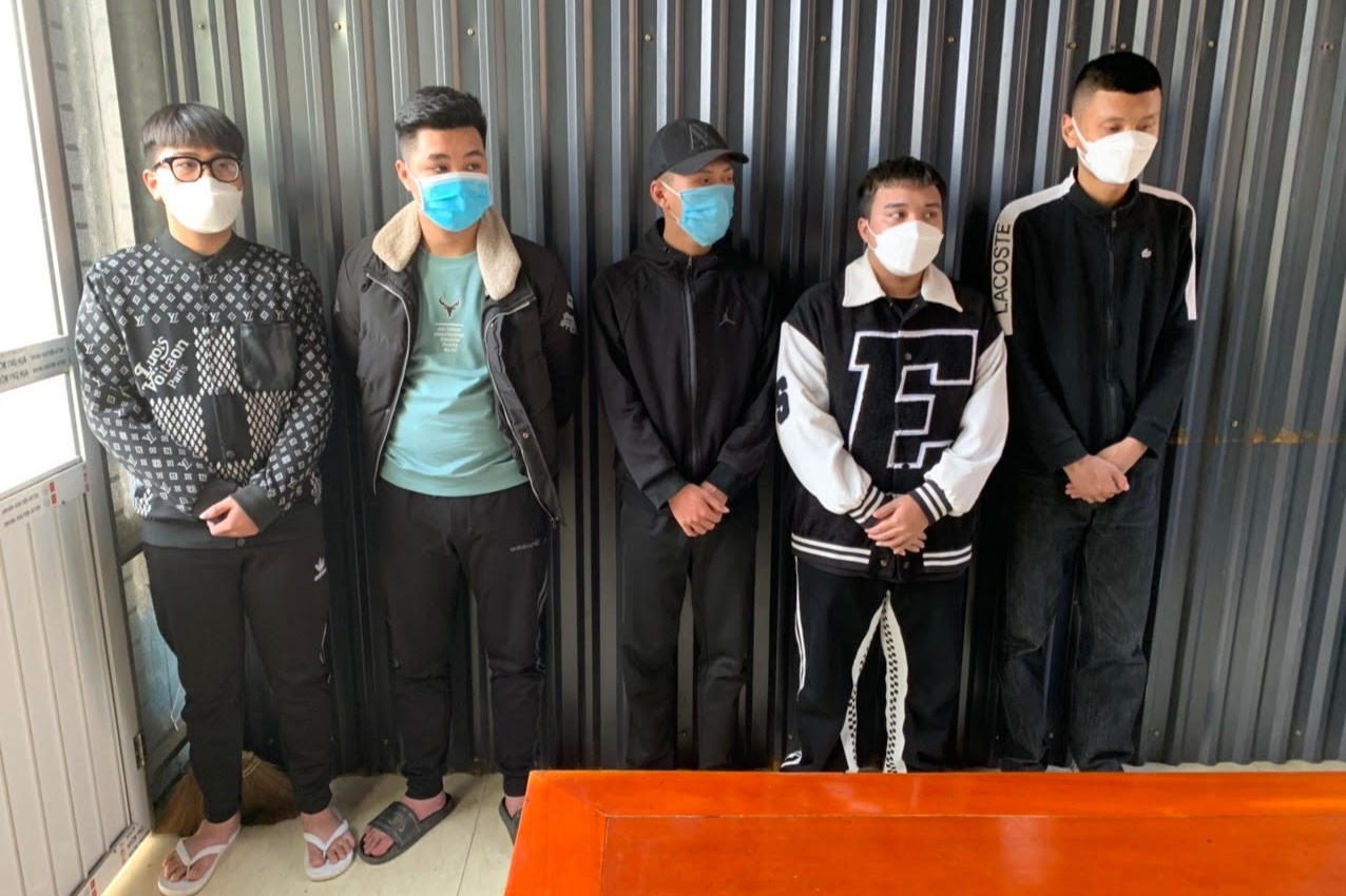 Nam thanh niên bị chặn đánh tử vong khi vừa rời quán cắt tóc - Ảnh 1. Nam thanh niên bị chặn đánh tử vong khi vừa rời quán cắt tóc - Ảnh 1.