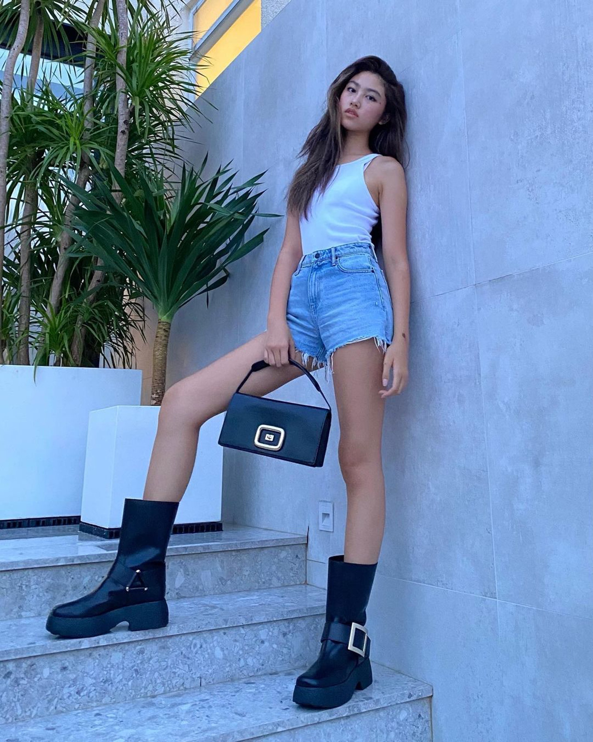 Con g&aacute;i 18 tuổi của &ocirc;ng tr&ugrave;m showbiz Hong Kong: Cao 1m80, ng&agrave;y c&agrave;ng quyến rũ - Ảnh 14.