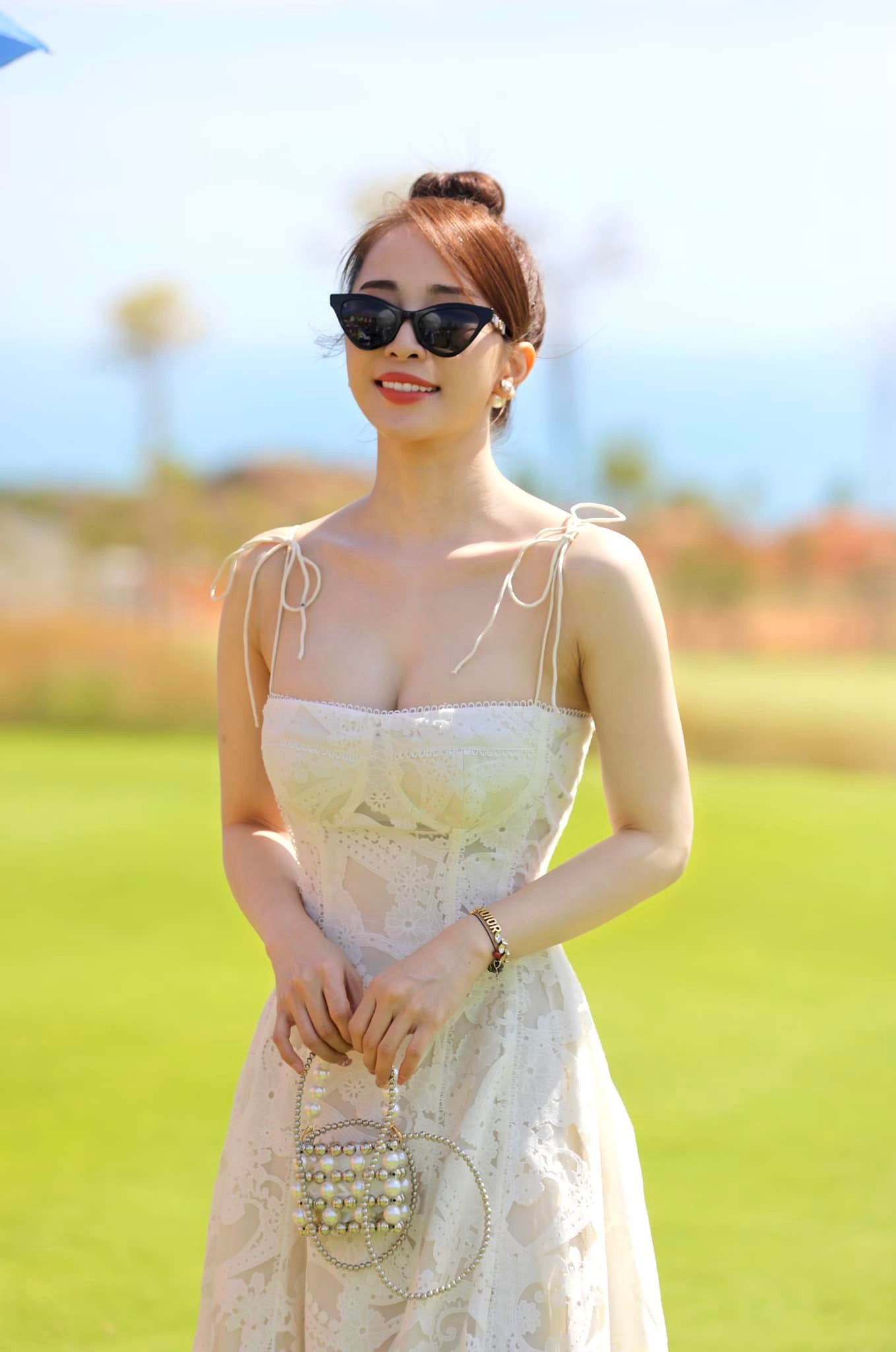5 sao nữ nghiện khoe body gợi cảm trong showbiz Việt - Ảnh 27. 5 sao nữ nghiện khoe body gợi cảm trong showbiz Việt - Ảnh 27.