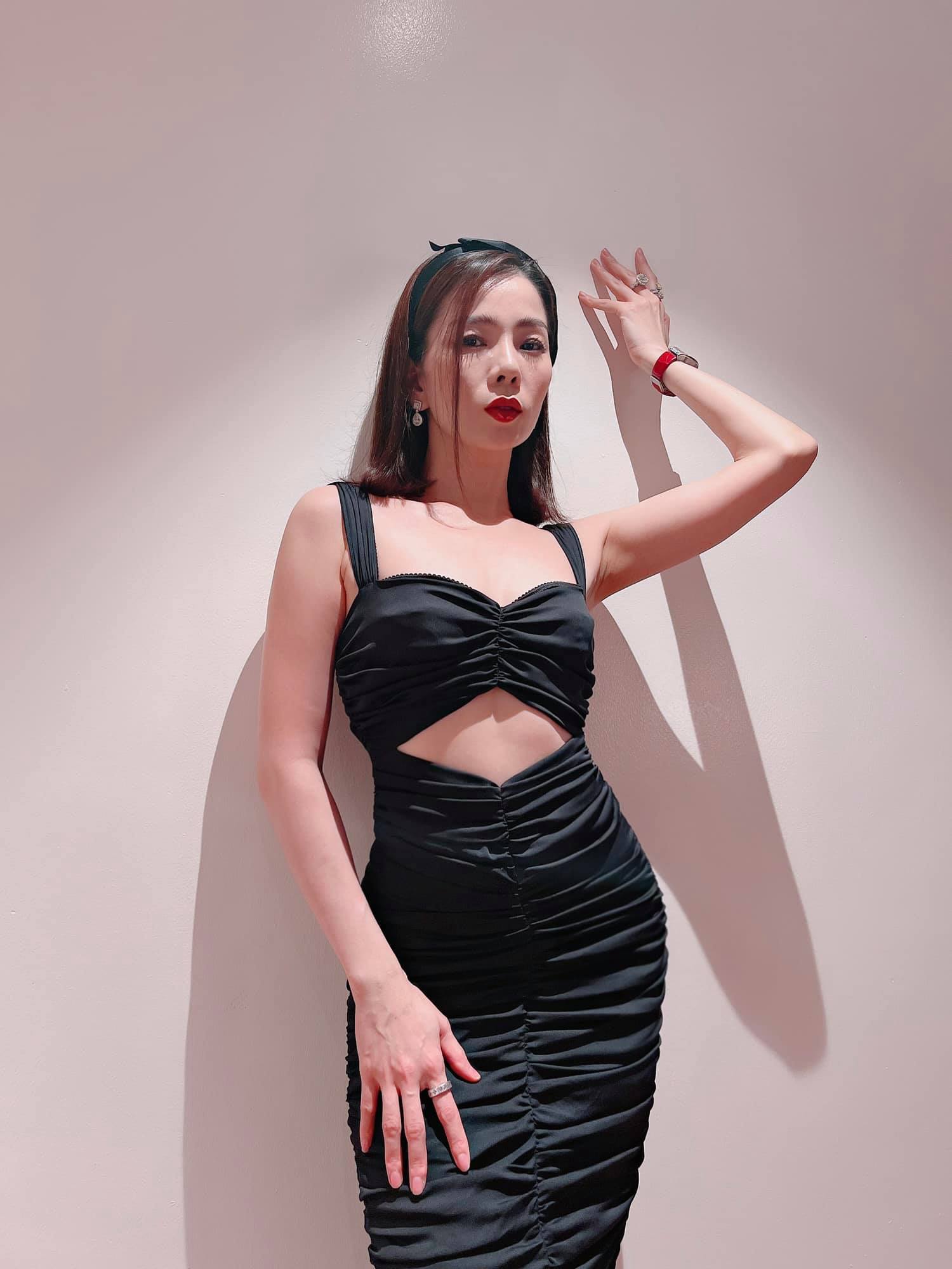 5 sao nữ nghiện khoe body gợi cảm trong showbiz Việt - Ảnh 17. 5 sao nữ nghiện khoe body gợi cảm trong showbiz Việt - Ảnh 17.