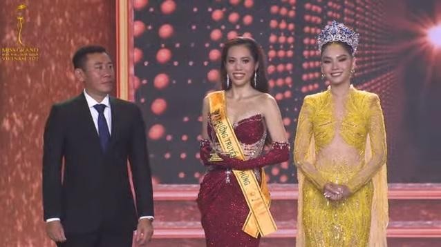 Dạ hội đa sắc màu của Top 10 Miss Grand Vietnam 2022 - Ảnh 2.