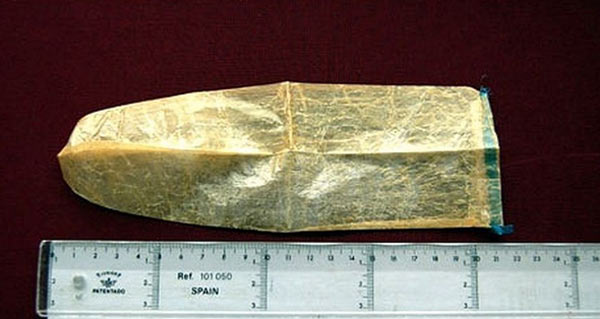 Bao cao su ra đời từ hàng nghìn năm trước, chất liệu sử dụng kỳ lạ - Ảnh 2.