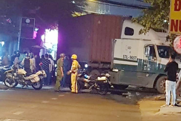 Trưởng c&ocirc;ng an phường ở TP.HCM tử vong sau tai nạn - Ảnh 1.