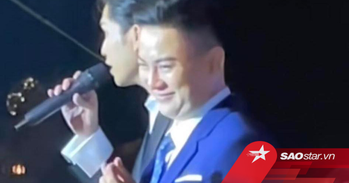 Hoài Lâm rơm rớm nước mắt trên sân khấu, chỉ một cử chỉ nhỏ thể hiện tình yêu dành cho khán giả