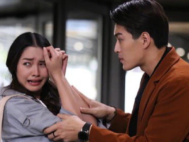 Bắt vợ ở cữ quê nội, 2 tháng sau về thăm con, chồng nhìn vợ phát hoảng - Ảnh 1.
