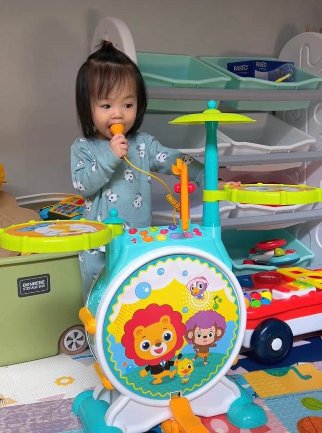 Phòng riêng của con gái Cường Đô la: Loạt đồ chơi đắt đỏ kết hợp phương pháp giáo dục Montessori - Ảnh 7.