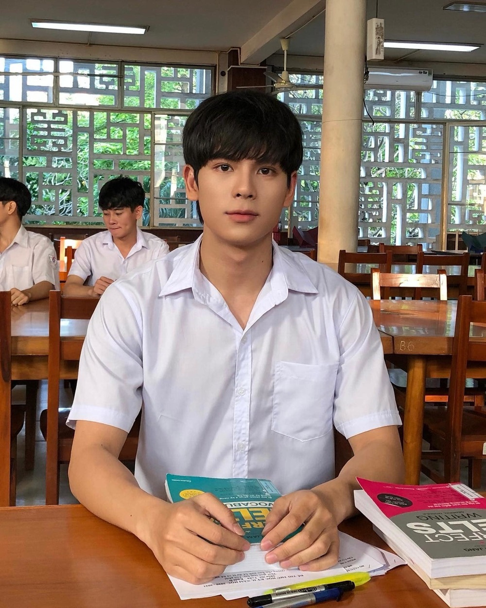 Điều bất ngờ về diễn viên đẹp trai như 'nam thần Hàn Quốc' trong phim 'Cha tôi, người ở lại'- Ảnh 1.
