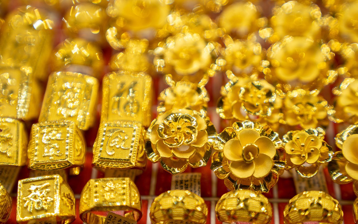 Giá vàng hôm nay 2/10: Vàng nhẫn tăng vọt 1,3 triệu đồng/lượng