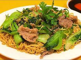 Mì ăn liền, hải sản, trái cây gọt vỏ... không nên ăn trong mùa mưa bão? - Ảnh 1. Mì ăn liền, hải sản, trái cây gọt vỏ... không nên ăn trong mùa mưa bão? - Ảnh 1.