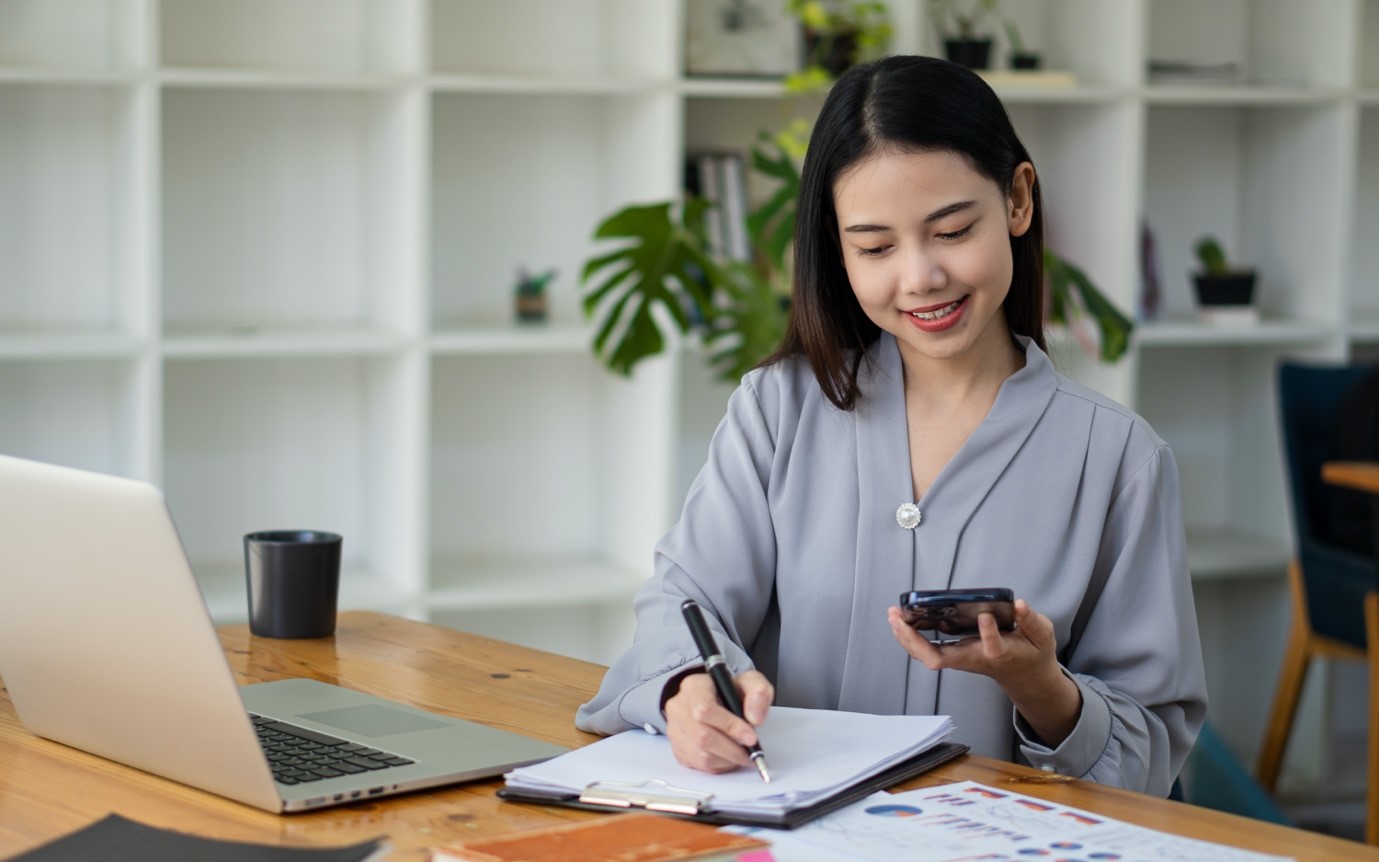 Đầu tư t&agrave;i ch&iacute;nh 4.0 c&ugrave;ng Gen Z