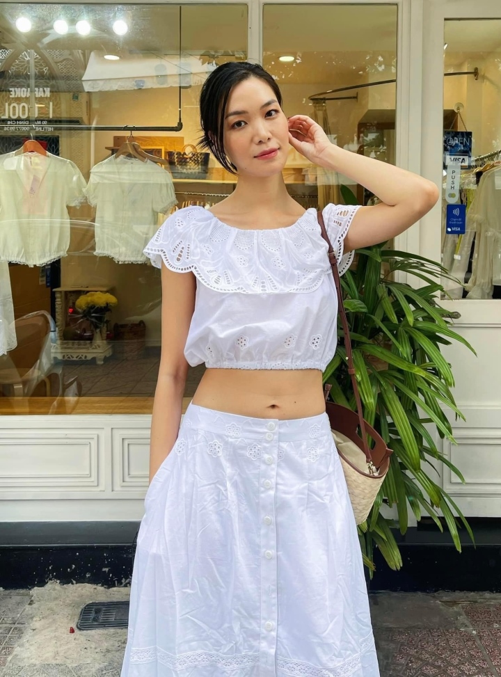 Những nàng hậu Vbiz đã ngoài 30 tuổi vẫn 'độc thân vui vẻ' - Ảnh 2. Những nàng hậu Vbiz đã ngoài 30 tuổi vẫn 'độc thân vui vẻ' - 2