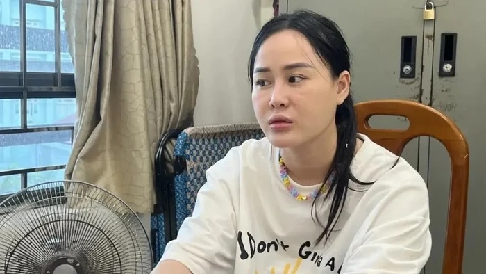 'Nữ hoàng Dancesport' Khánh Thi lên tiếng về bức ảnh chụp cùng Anna Bắc Giang