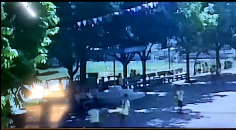 Một học sinh tiểu học ở Bắc Giang tử vong sau khi ghế đ&aacute; đổ ảnh 1