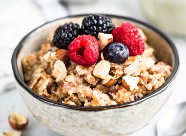 high-fiber-whole-grain-oatmeal-berries-nuts-seeds-1666162941318227260547-1666579084075-16665790841461354839399-1666770635055-1666770635336401996035.jpg