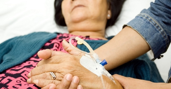 Mẹ nhập viện, chúng tôi mới biết mưu hèn kế bẩn của vợ chồng em gái - Ảnh 1. Mẹ nhập viện, chúng tôi mới biết mưu hèn kế bẩn của vợ chồng em gái - 1