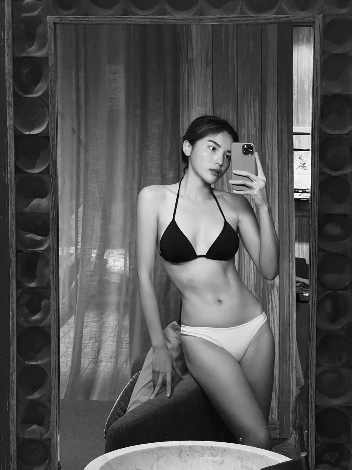 Hoa hậu Nguyễn Cao Kỳ Duyên lại gây &quot;sốt&quot; với bikini - Ảnh 5.