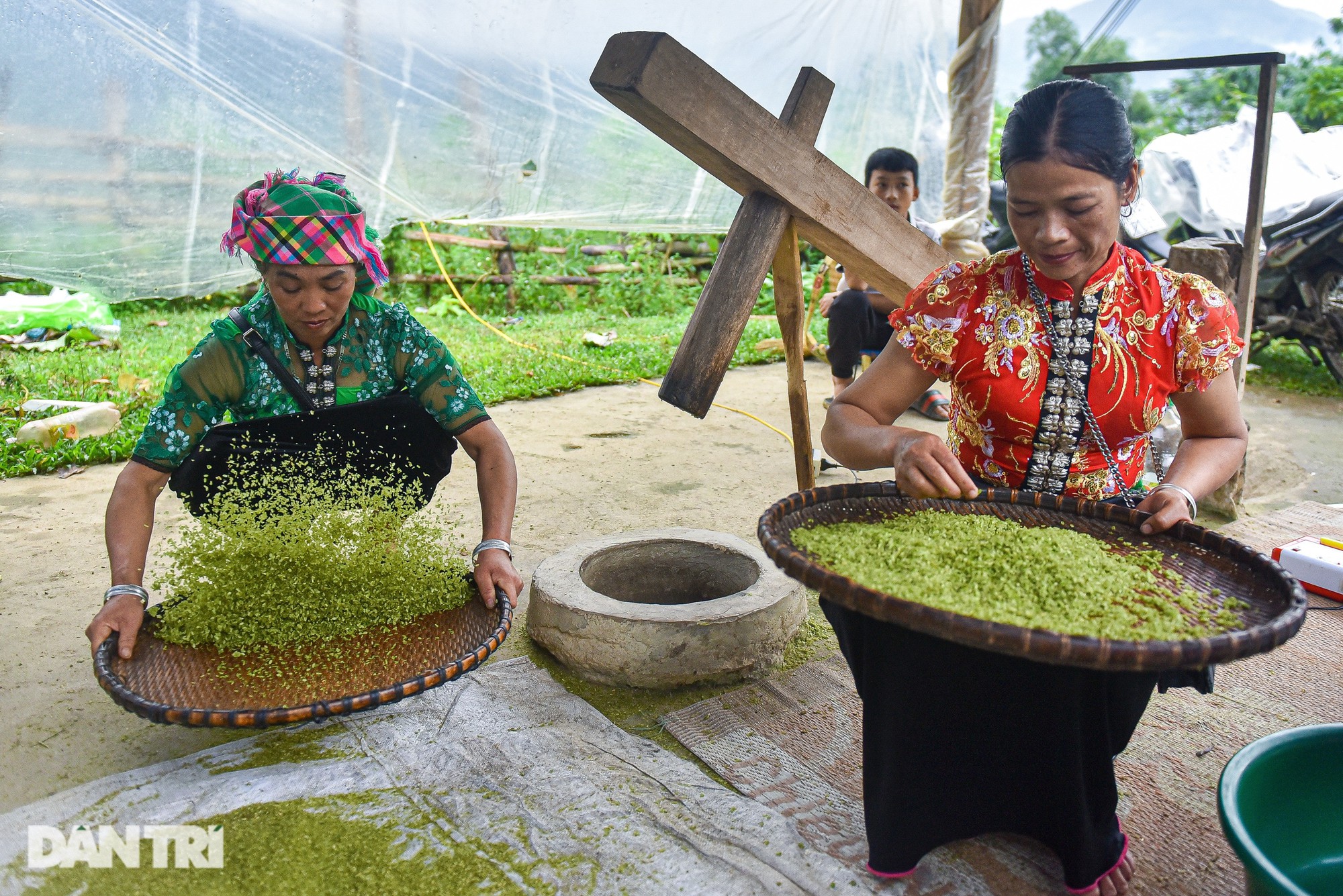 Độc đáo món 'rang 4 lửa, giã 10 lần' của người Thái ở Tây Bắc - Ảnh 2.