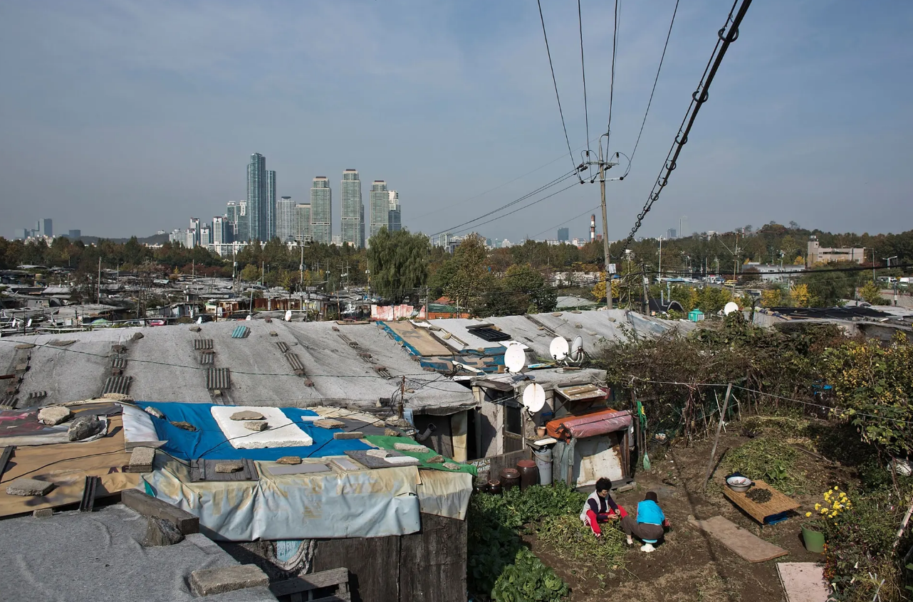 'Làng mặt trăng' ở Hàn Quốc cho thấy góc nhìn khác về một Seoul hoa lệ - Ảnh 3.