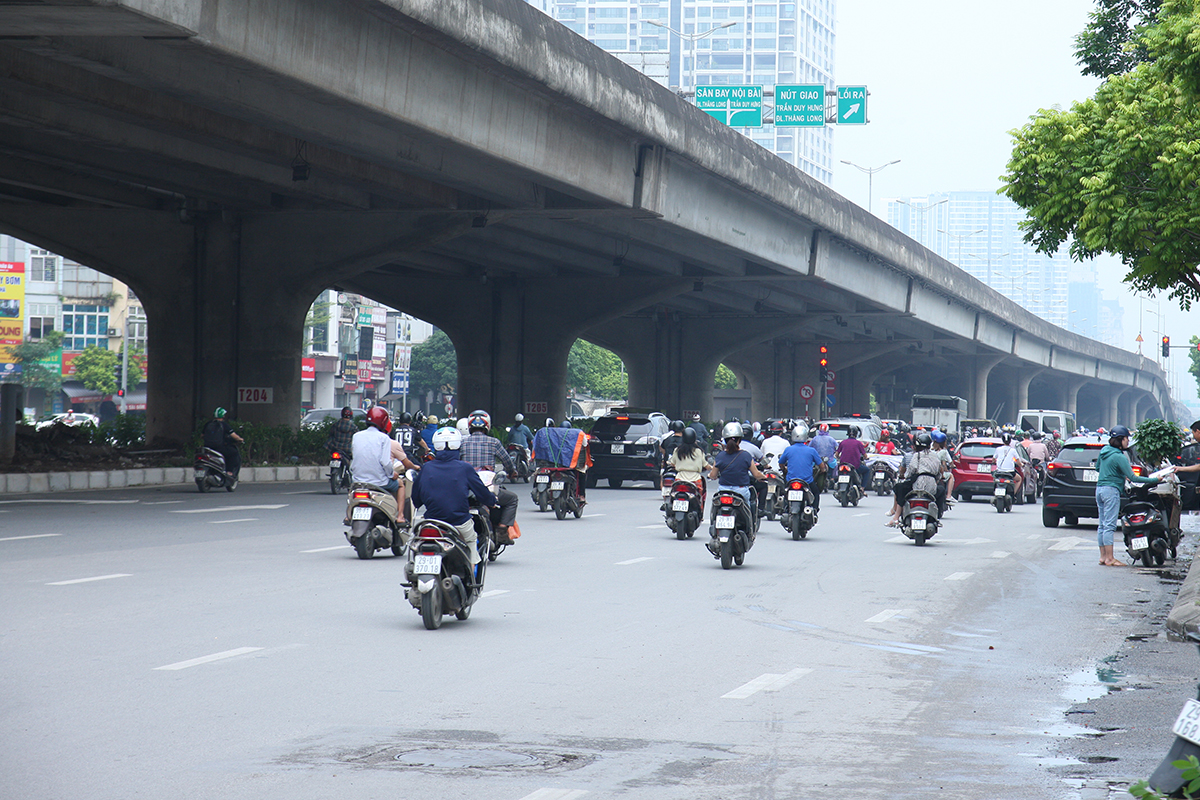 Hầm chui Lê Văn Lương đã thông xe, tình trạng giao thông trên các tuyến đường xung quanh ra sao? - Ảnh 4.