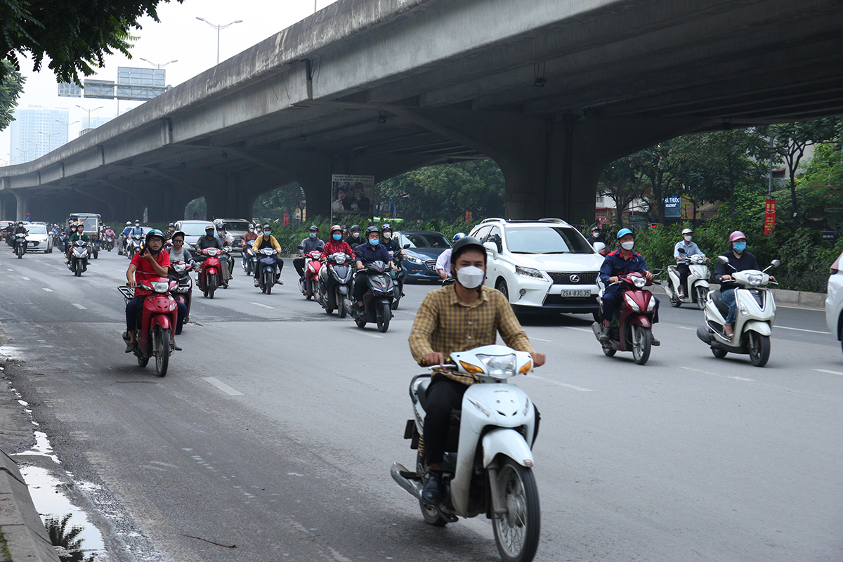 Hầm chui Lê Văn Lương đã thông xe, tình trạng giao thông trên các tuyến đường xung quanh ra sao? - Ảnh 5.